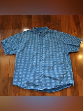 Casual Short-Sleeve Blue Button-Down Shirt with Micro Print